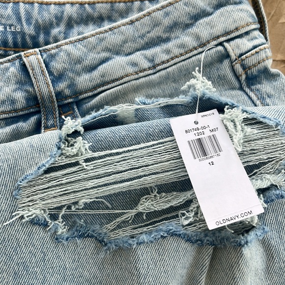 Old navy mid rise wide leg distressed light wash jeans size 12 - Picture 6 of 6